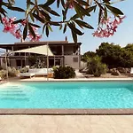 아파트 Shakti Retreats - Esclusiva Con Piscina E Area Wellness *