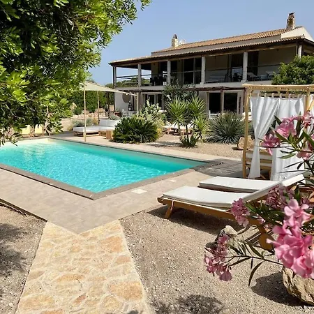 Shakti Retreats - Esclusiva Con Piscina E Area Wellness *